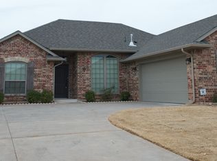 304 Madison Place Dr, Moore, OK 73160