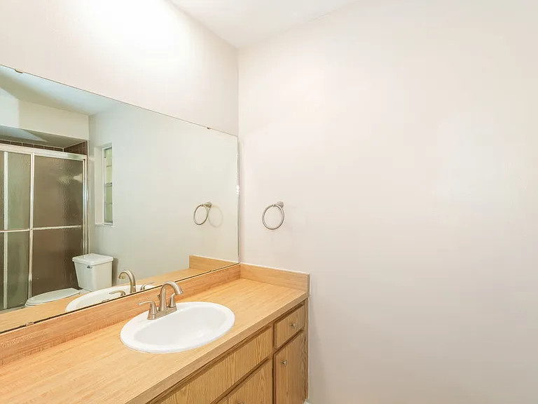 17507 Cranbrook Dr — Photo 12