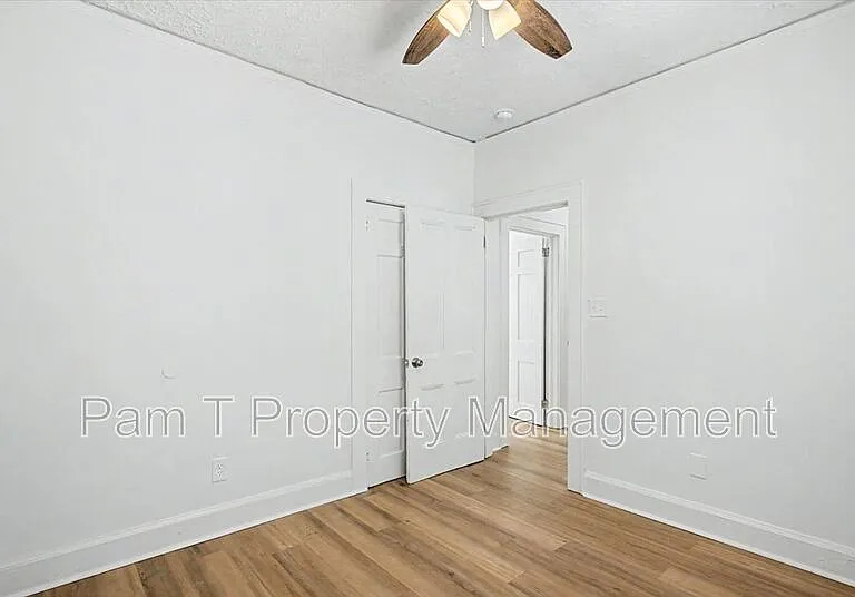613 W 39th St #B — Photo 18