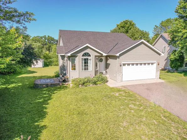 1023 Bridgeport Dr, Sartell, MN 56377