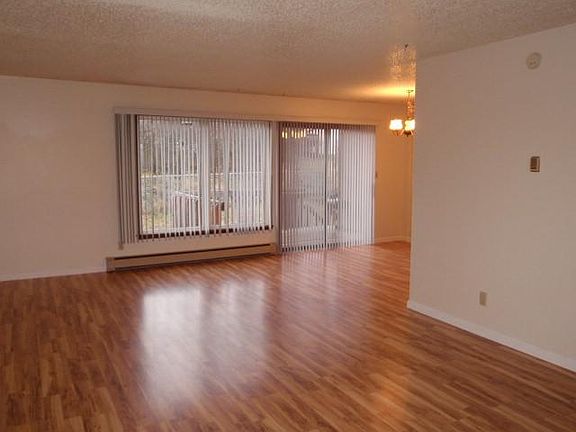 3rd image of 2323 W Foothills Dr