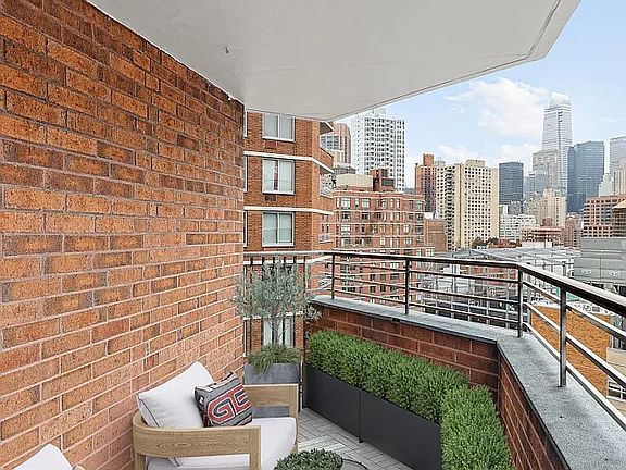5th image of 510 2nd Ave APT 10F