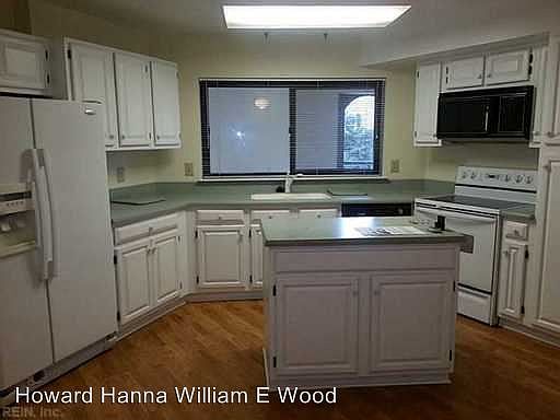5th image of 255 College Pl #57