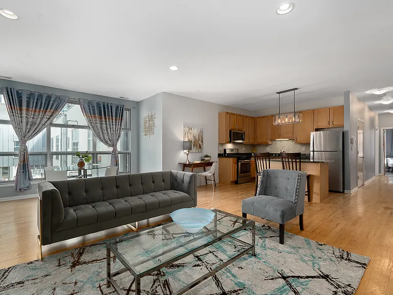 1808 S Michigan Ave #12 — Photo 4