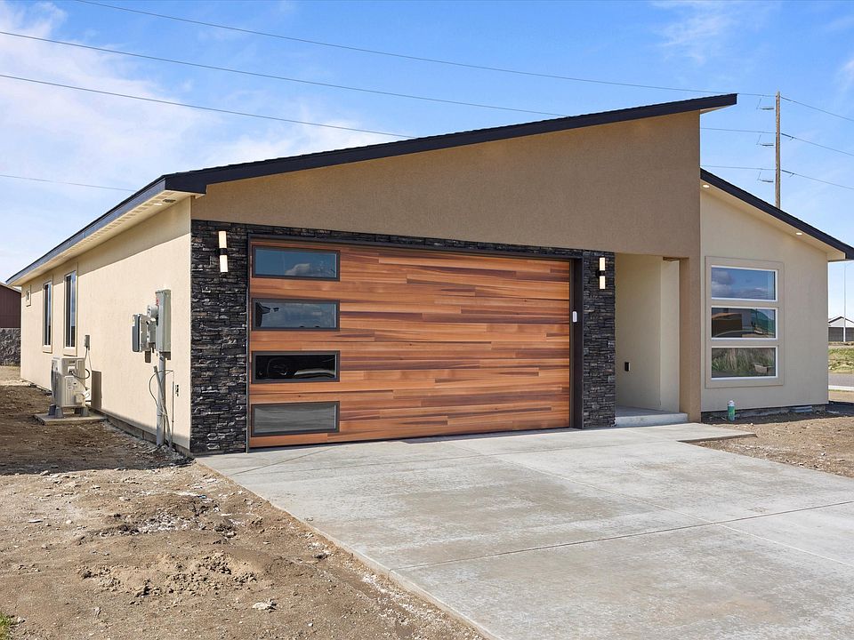 1st image of 602 Caridad Ct