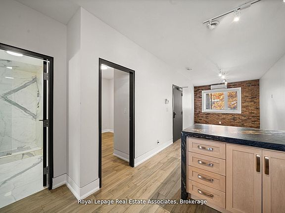 5th image of 531 Runnymede Rd #1