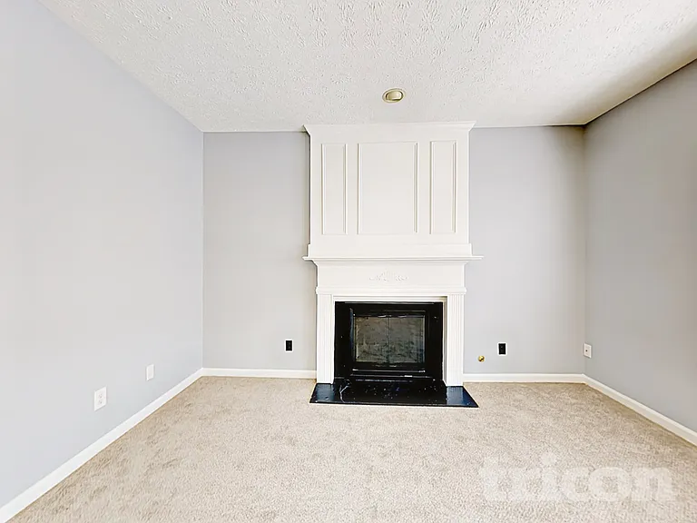 209 Greenland Ct — Photo 3