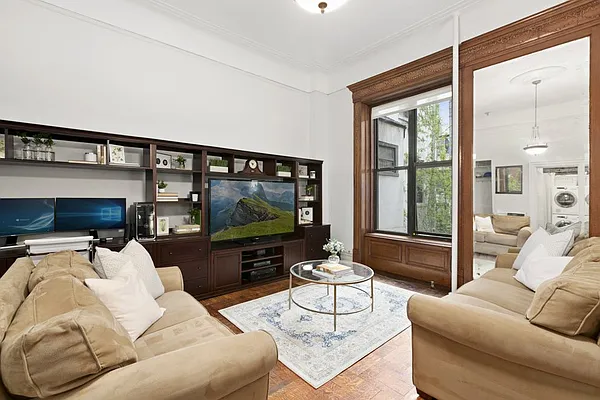 Sold by Citi Habitats | media 6