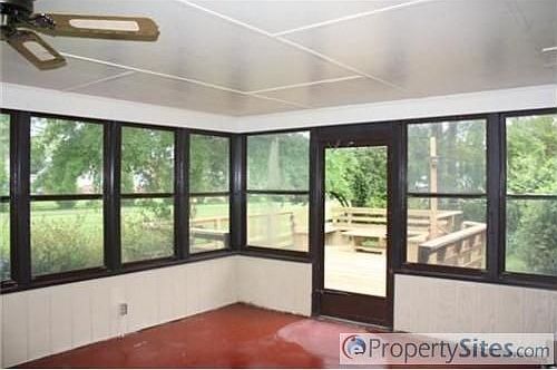 3rd image of 344 Hedgelawn Ct