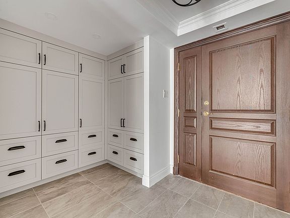 5th image of 33 Rue St #608