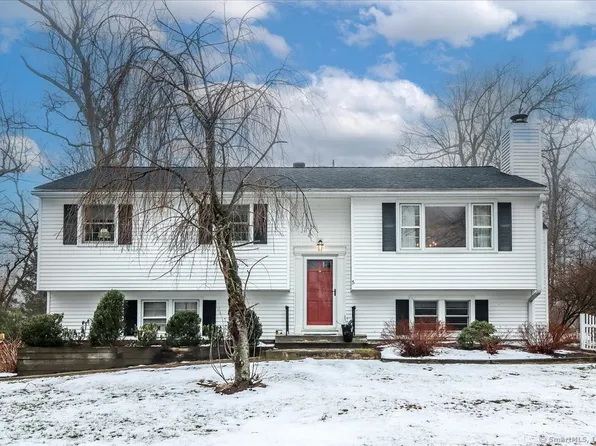 5 Cannon Road, Brookfield, CT 06804