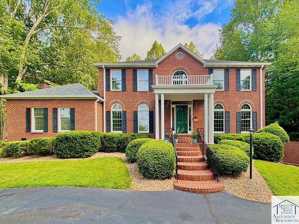 1st image of 1109 Country Club Dr
