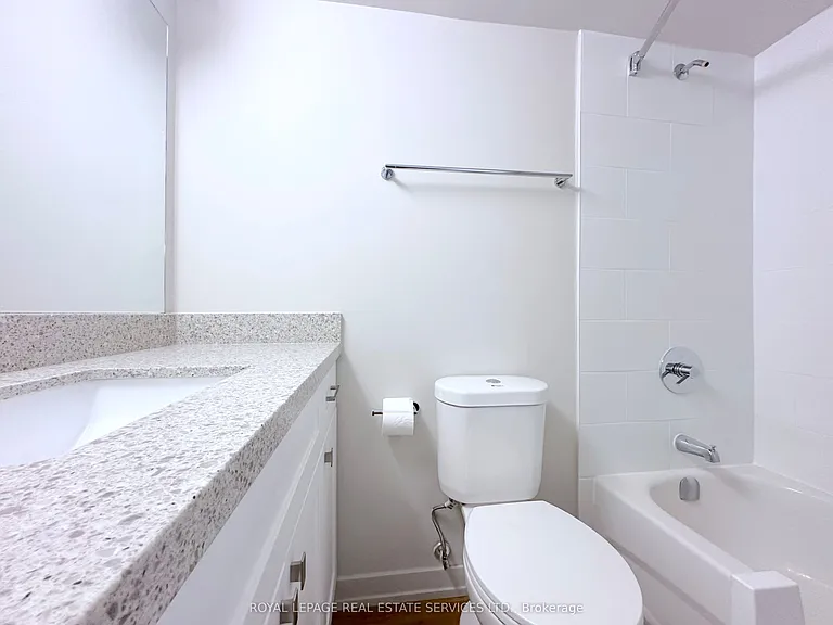 165 La Rose Ave #301 — Photo 15