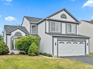 1318 E Braymore Cir, Naperville, IL 60564