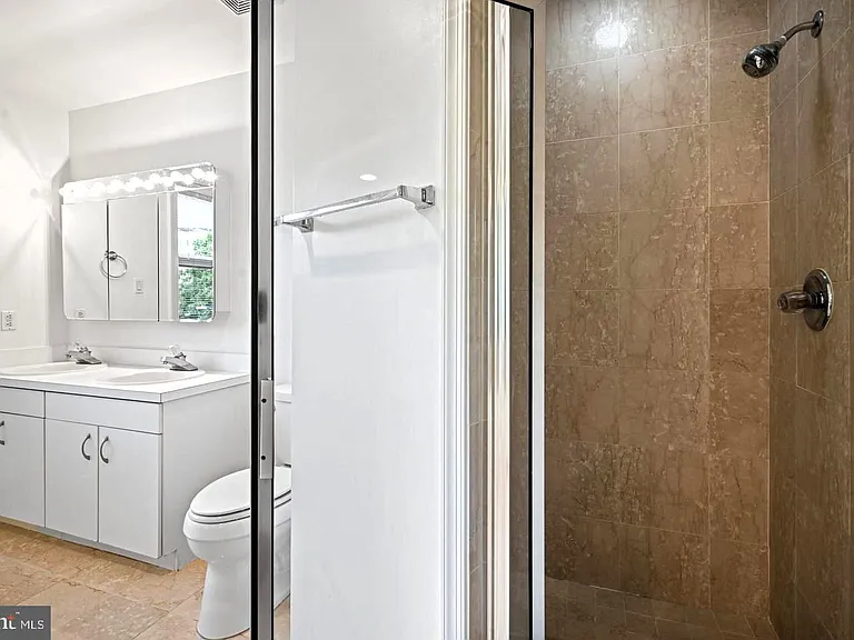 5330 Connecticut Ave NW — Photo 24