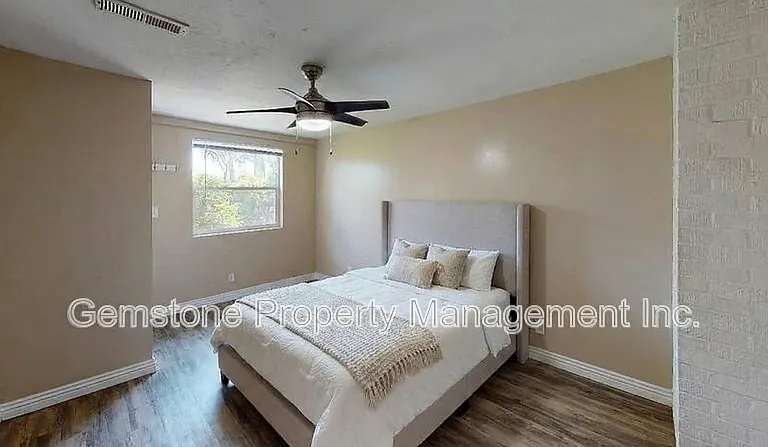 4947 63rd St — Photo 34