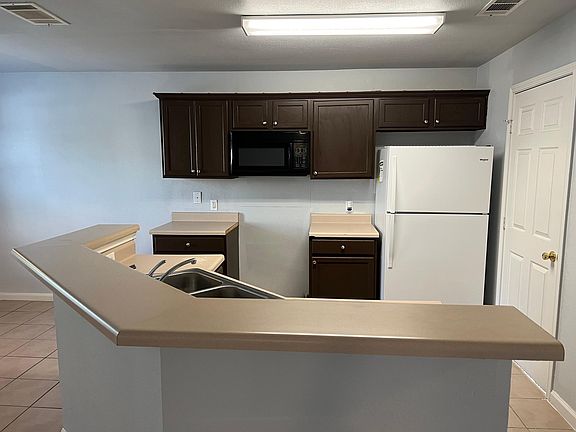 5th image of 3301 El Salido Pkwy #811