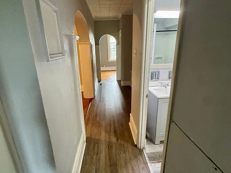 1810 Brownsville Rd — Photo 17