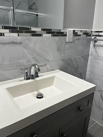 1st image of 572 E 85th St #1