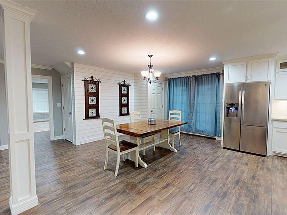 4th image of 2410 Little John Ln