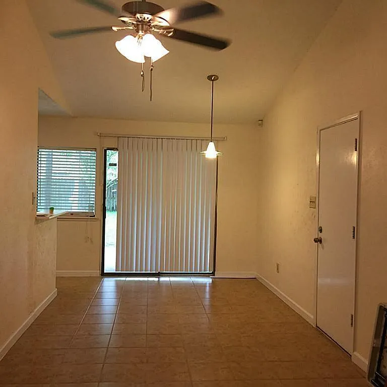 2 bed, 1.0 bath, 1140 sqft, $1,450 — Photo 2