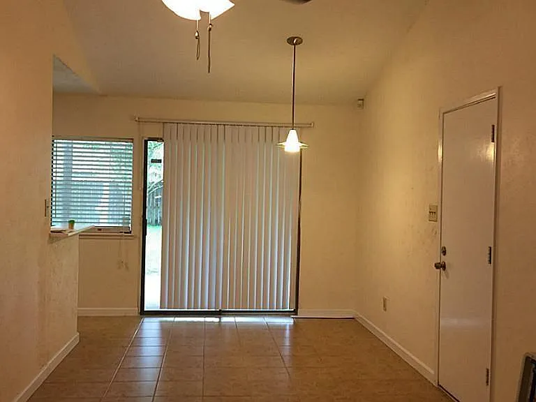 527 Jeff Davis Dr — Photo 2