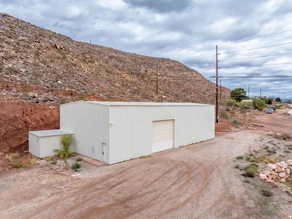 555 E Nichols Peak Rd, Washington, UT 84780