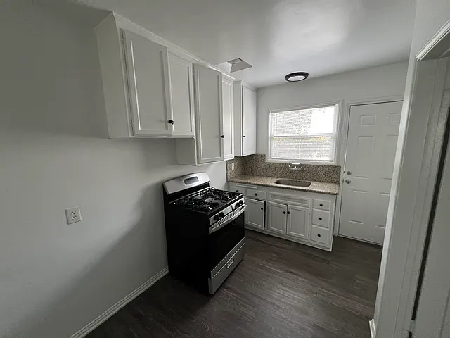 814 S Verdugo Rd #5 — Photo 4