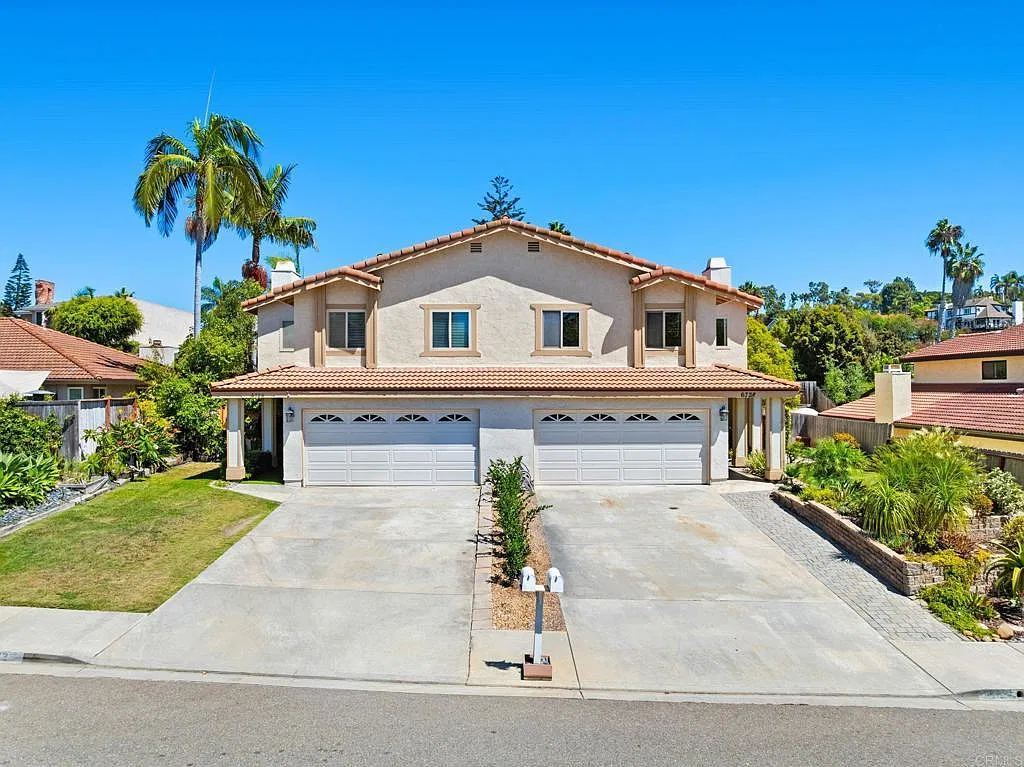 4 bed, 2.5 bath, 2162 sqft, $5,200 — Photo 1