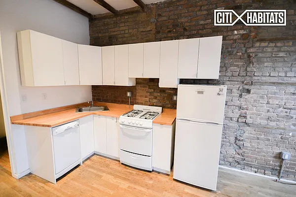 Rented by Citi Habitats | media 43