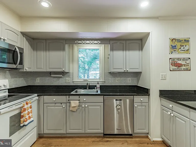 4283 Country Squire Ln — Photo 15