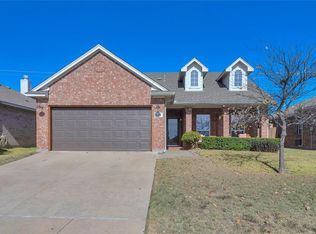 620 Caravan Dr, Fort Worth, TX 76131