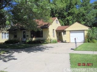 305 4th St W, Jordan, MN 55352