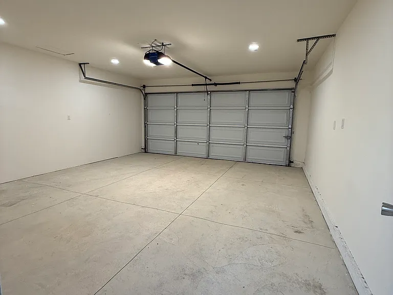 2465 Torrance Blvd — Photo 39