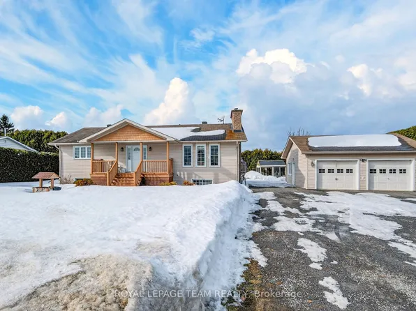 955 Lacroix Rd, Clarence Rockland, ON K0A 2A0