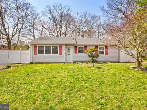 303 Candle Lake Dr, Little Egg Harbor, NJ 08087