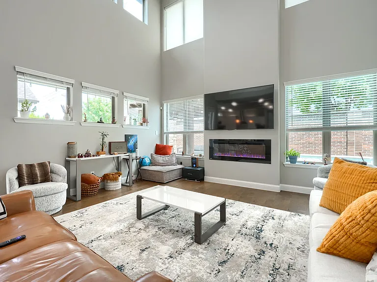 2446 Bainbridge Dr — Photo 8