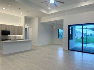 3431 Gulfstream Pkwy, Cape Coral, FL 33993