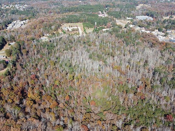 4th image of 670 Mountain Rd