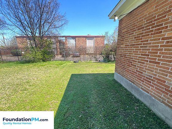 5th image of 1042 University St