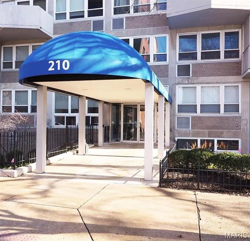 1 bed, 1.0 bath, 648 sqft, $950 — Photo 1