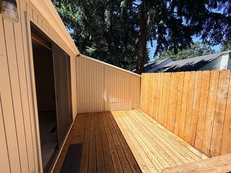 Two Bedroom Duplex in South Salem — Photo 12
