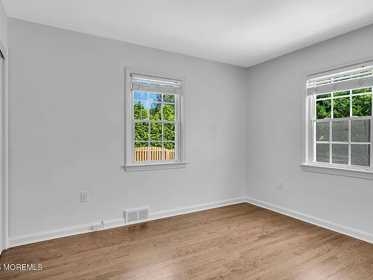 67 Victoria Pl — Photo 9