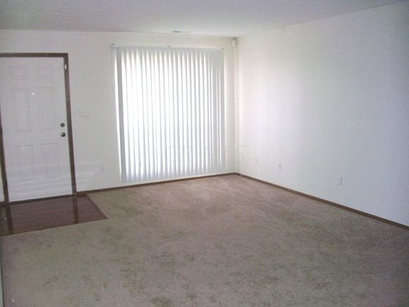 3rd image of 3749 Springwood Dr
