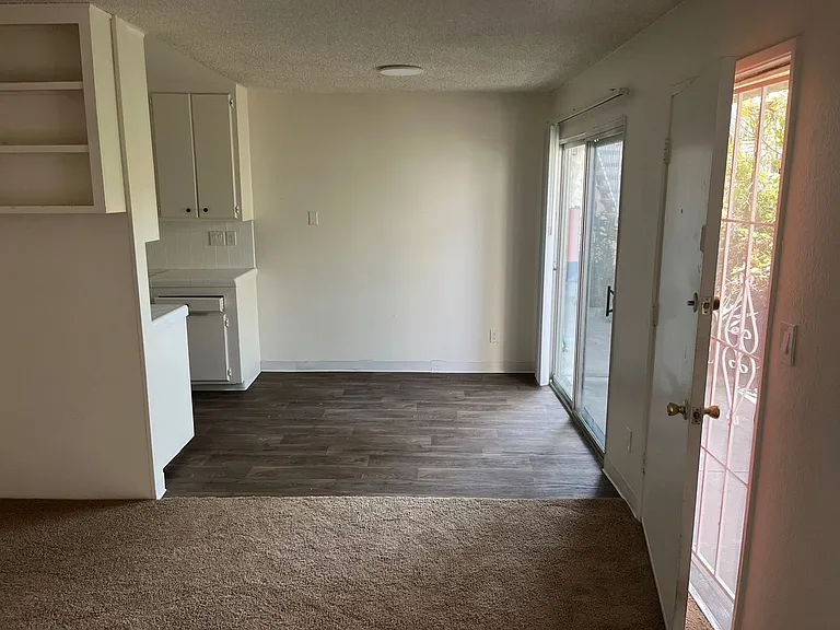 4377 Marlborough Ave — Photo 3