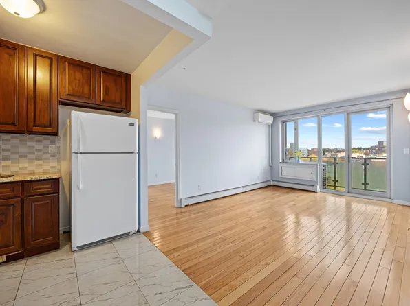 136-21 Latimer Place image 2 of 19