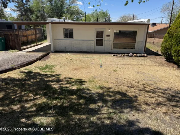 1017 N Orchard Dr, Farmington, NM 87401