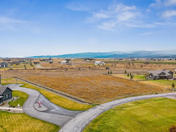 1154 Pheasant Haven Dr, Kalispell, MT 59901