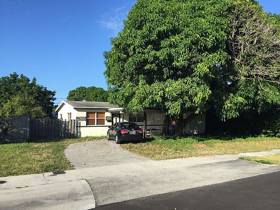 3rd image of 211 NE 57th St