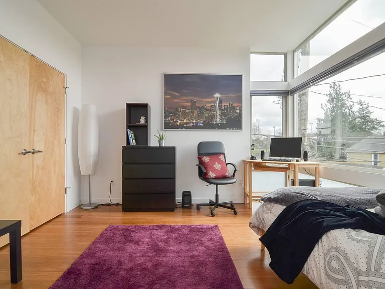2118 E James St — Photo 11